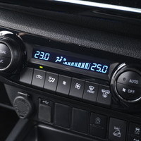5484　令和4年式　ハイラックス　Z “GR SPORTS”　4WD　2400cc　ディーゼル車　5人乗り　3.6万kmのサムネイル