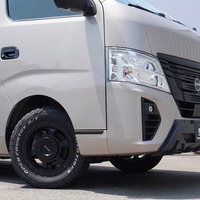 5656　キャラバン 50THアニバーサリー GRAND プレミアム GX 4WD 2,400cc (ディーゼル車) 2/5人乗車 1.1万㎞のサムネイル