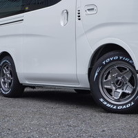 5435　キャラバン　GRANDプレミアムGX　2WD　2000cc　ガソリン車　5人乗りのサムネイル