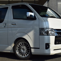 5698　令和5年式　ハイエース　スーパーGL　ダークプライムⅡ　2WD　2800cc　ディーゼル車　5人乗り　1.7万kmのサムネイル