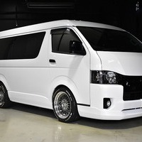 5104. 平成26年式 ハイエース  ワゴンGL 2WD 2,700㏄ ガソリン車 10人乗り 走行1,2万キロ 検査1年付きのサムネイル