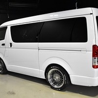 5104. 平成26年式 ハイエース  ワゴンGL 2WD 2,700㏄ ガソリン車 10人乗り 走行1,2万キロ 検査1年付きのサムネイル