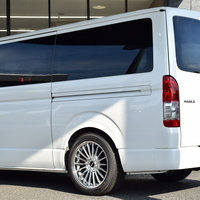 5698　令和5年式　ハイエース　スーパーGL　ダークプライムⅡ　2WD　2800cc　ディーゼル車　5人乗り　1.7万kmのサムネイル