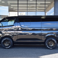 5442 令和5年式 ハイエース スーパーGL ダークプライムⅡ 2WD 2,000cc (ガソリン車) 2/5人乗車 5.7万kmのサムネイル