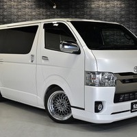 5594 令和2年式 ハイエース スーパーGL ダークプライムⅡ 2WD 2,800cc (ディーゼル車) リムジン8架装　8人乗車 2.2万kmのサムネイル