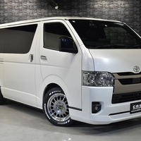 5724 令和5年式 ハイエース S-GL ダークプライムⅡ 2WD 2,000cc (ガソリン車) 2/5人乗車 1.6万kmのサムネイル