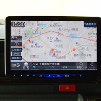 5680 平成27年式　ハイエース　ワイドスーパーGL　ダークプライム　2WD　2,700cc　ガソリン車　5人乗り　6.5万kmのサムネイル