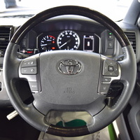 5698　令和5年式　ハイエース　スーパーGL　ダークプライムⅡ　2WD　2800cc　ディーゼル車　5人乗り　1.7万kmのサムネイル