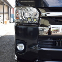 5680 平成27年式　ハイエース　ワイドスーパーGL　ダークプライム　2WD　2,700cc　ガソリン車　5人乗り　6.5万kmのサムネイル