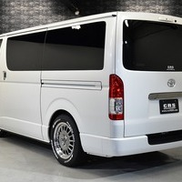 5724 令和5年式 ハイエース S-GL ダークプライムⅡ 2WD 2,000cc (ガソリン車) 2/5人乗車 1.6万kmのサムネイル
