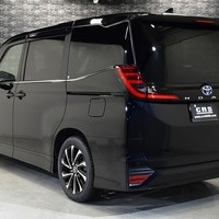 5720 令和７年式 登録済未使用車ノア ハイブリッド S-Z  2WD 1,800cc 7人乗車 20km 車検令和10年5月21日のサムネイル
