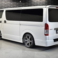 5723 令和4年式 ハイエース S-GL ダークプライムⅡ 2WD 2,800cc (ディーゼル車) 2/5人乗車 3.1万kmのサムネイル