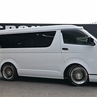 5104. 平成26年式 ハイエース  ワゴンGL 2WD 2,700㏄ ガソリン車 10人乗り 走行1,2万キロ 検査1年付きのサムネイル