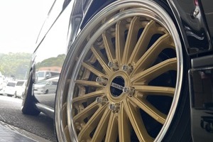 【長崎県S様】新型エアロ「LEGARE」＆新作ホイール「EF」で魅せる！劇的イメチェンを遂げたハイエースカスタム！サムネイル