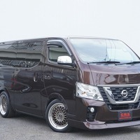 5564　平成30年式　キャラバン　プレミアムGX　４WD　2500cc　ディーゼル車　8人乗り　6.4万kmのサムネイル