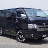5773 平成29年式 ハイエース スーパーGL ダークプライム 4WD 3,000cc (ディーゼル車) 2/5人乗車 9.6万kmのサムネイル