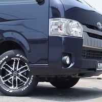 5773 平成29年式 ハイエース スーパーGL ダークプライム 4WD 3,000cc (ディーゼル車) 2/5人乗車 9.6万kmのサムネイル