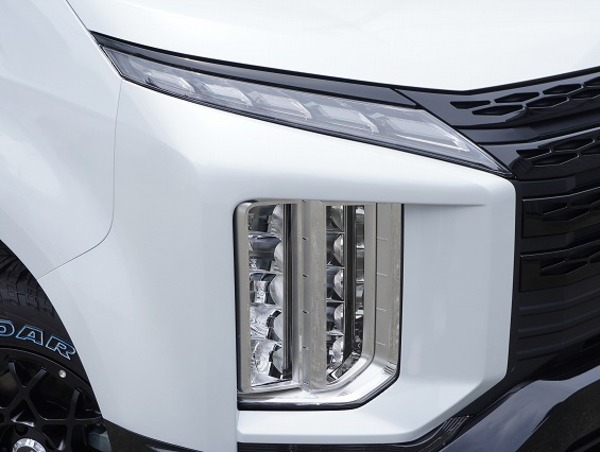 デリカD5シャモニー　純正グリル 5568 【新車登録済み未使用車】 令和7年式 三菱 デリカD5 シャモニー