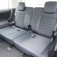 5568 登録済み未使用車 令和7年式 三菱 デリカD5 シャモニー 4WD 2,300cc (ディーゼル) 8人乗車 20km 令和10年6月18日のサムネイル