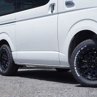 5791　令和4年式　ハイエース　スーパーGL　ダークプライムⅡ　4WD　2800cc　ディーゼル車　5人乗り　5.9万kmのサムネイル