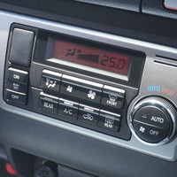 5534　平成26年式　ベッドキット5　ハイエース　ワゴンGL　2WD　2700cc　ガソリン車　10人乗り　5.0万kmのサムネイル