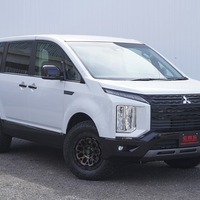 5504　令和7年式　デリカD:5　CHAMONIX　4WD　2300㏄　ディーゼル車　登録済み未使用車　8人乗り　ステップ有　20kmのサムネイル