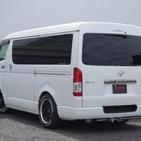 5668　令和6年式　ハイエース　ワイド　スーパーGL　ダークプライムⅡ　2WD　2800cc　5人乗り　2.4万kmのサムネイル