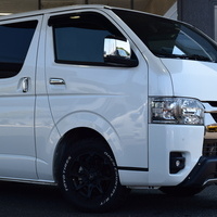 5792 令和5年式　ハイエース　スーパーGL　ダークプライムⅡ　2WD　2800cc　ディーゼル車　5人乗り　1.6万kmのサムネイル