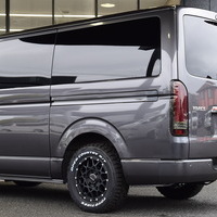 5774　令和3年式　ハイエース　スーパーGL　ダークプライムⅡ　4WD　2800cc　ディーゼル車　5人乗り　4.6万kmのサムネイル