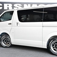 5693.令和7年式 ハイエース スーパーGL ダークプライムS 2WD 2,800cc ディーゼル車 走行40キロ 車検令和9年5月のサムネイル