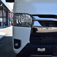 5792 令和5年式　ハイエース　スーパーGL　ダークプライムⅡ　2WD　2800cc　ディーゼル車　5人乗り　1.6万kmのサムネイル