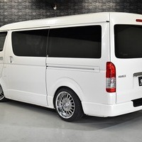 4875 平成30年式 ハイエース スーパーGL ダークプライム 2WD 2,800cc (ディーゼル) 2/5人乗車 4.5万kmのサムネイル