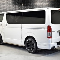 5753 平成30年式 ハイエース スーパーGL ダークプライム 2WD 2,800cc (ディーゼル車) 2/5人乗車 7.0万kmのサムネイル