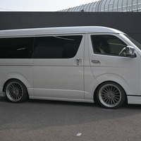 5728.令和6年式 ハイエース スーパーGL ダークプライムⅡ 2WD 2,800cc ディーゼル車  走行1万キロ 検査1年付きのサムネイル