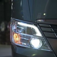 4923.令和7年式 キャラバン グランドプレミアムGX 寒冷地仕様 4WD 2,400cc ディーゼル車 走行36キロ 新車未登録のサムネイル