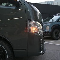 4923.令和7年式 キャラバン グランドプレミアムGX 寒冷地仕様 4WD 2,400cc ディーゼル車 走行36キロ 新車未登録のサムネイル