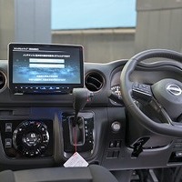 4923.令和7年式 キャラバン グランドプレミアムGX 寒冷地仕様 4WD 2,400cc ディーゼル車 走行36キロ 新車未登録のサムネイル