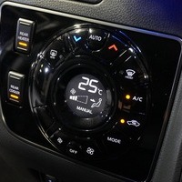 5704 令和7年式 登録済未使用車 日産 キャラバン GRANDプレミアム GX 2WD 2,000cc(ガソリン車) 2/5人乗車 13km 車検令和9年6月30日のサムネイル