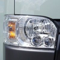 5891 令和7年式 ハイエース スーパーGL 2WD 2,000cc (ガソリン) 2/5人乗車 0.3万kmのサムネイル