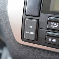 5891 令和7年式 ハイエース スーパーGL 2WD 2,000cc (ガソリン) 2/5人乗車 0.3万kmのサムネイル