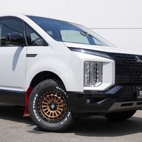 5577 登録済み未使用車 令和7年式 三菱デリカ D:5 CHAMONIX 4WD 2,300cc (ディーゼル車) 8人乗り 16kmのサムネイル