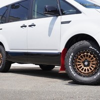 5577 登録済み未使用車 令和7年式 三菱デリカ D:5 CHAMONIX 4WD 2,300cc (ディーゼル車) 8人乗り 16kmのサムネイル