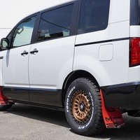 5577 登録済み未使用車 令和7年式 三菱デリカ D:5 CHAMONIX 4WD 2,300cc (ディーゼル車) 8人乗り 16kmのサムネイル