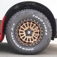 5577 登録済み未使用車 令和7年式 三菱デリカ D:5 CHAMONIX 4WD 2,300cc (ディーゼル車) 8人乗り 16kmのサムネイル