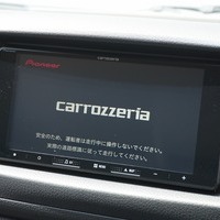 5700 登録済み未使用車 令和7年式 日産 キャラバン GRANDプレミアム GX 2WD 2,000cc(ガソリン車) 2/5人乗車 7kmのサムネイル