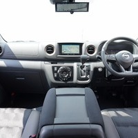 5700 登録済み未使用車 令和7年式 日産 キャラバン GRANDプレミアム GX 2WD 2,000cc(ガソリン車) 2/5人乗車 7kmのサムネイル