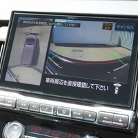 5577 登録済み未使用車 令和7年式 三菱デリカ D:5 CHAMONIX 4WD 2,300cc (ディーゼル車) 8人乗り 16kmのサムネイル