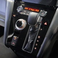 5582 令和7年式 三菱デリカ D:5 CHAMONIX 4WD 2,300cc (ディーゼル車)  8人乗り 18km 車検令和10年7月23日のサムネイル