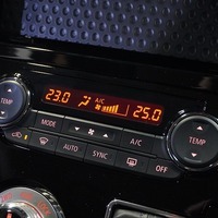 5582 令和7年式 三菱デリカ D:5 CHAMONIX 4WD 2,300cc (ディーゼル車)  8人乗り 18km 車検令和10年7月23日のサムネイル