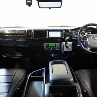5808 令和6年式 ハイエース ワゴンGL  4WD 2,700cc (ガソリン車) 10人乗車 2.2万km 令和9年2月20日のサムネイル